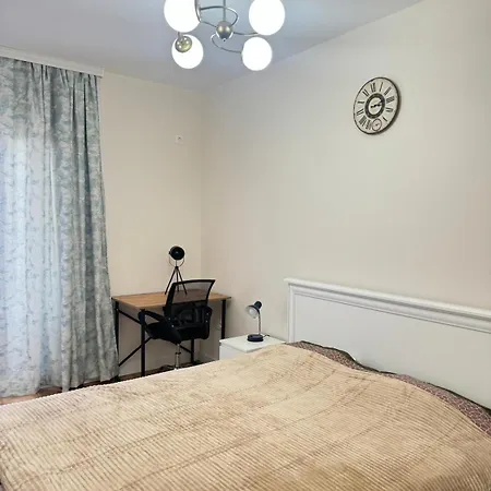 Your In The City, Point 33 Apartamento
