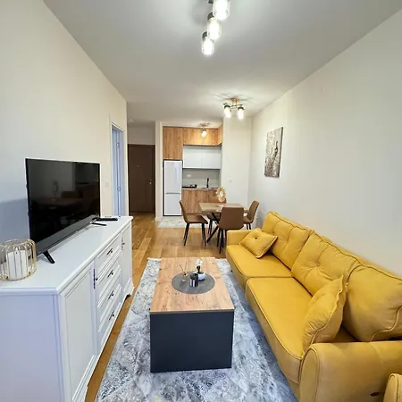 Your In The City, Point 33 Apartment *